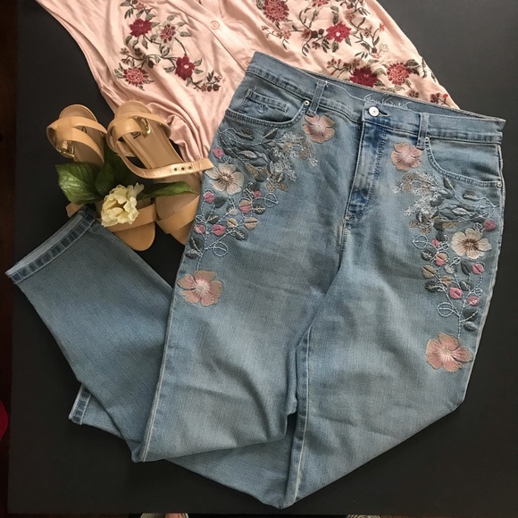 Gloria vanderbilt embroidered jeans Clearance